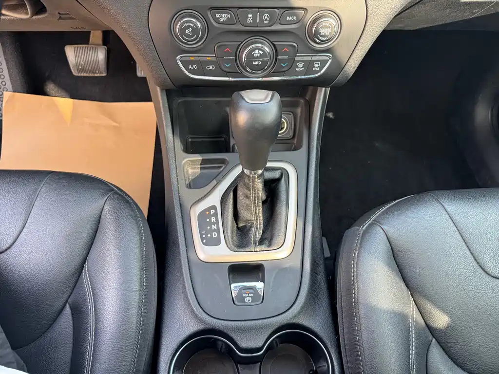 Jeep Cherokee — миниатюра 20