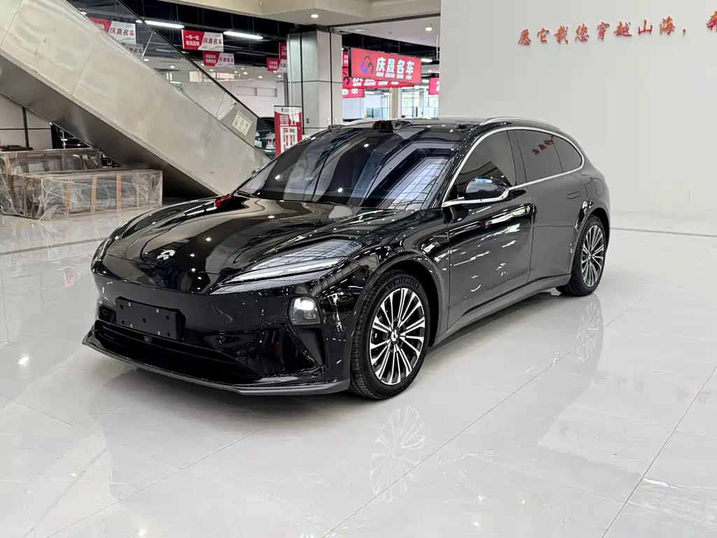 NIO ET5