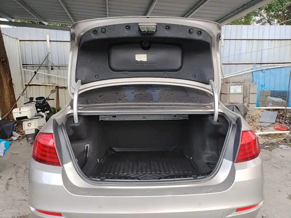 BMW 5 Series — миниатюра 19