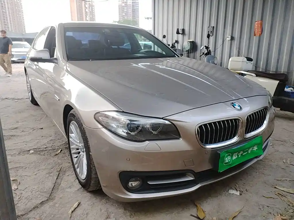 BMW 5 Series — миниатюра 4