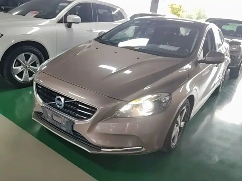 Volvo V40 — миниатюра 2