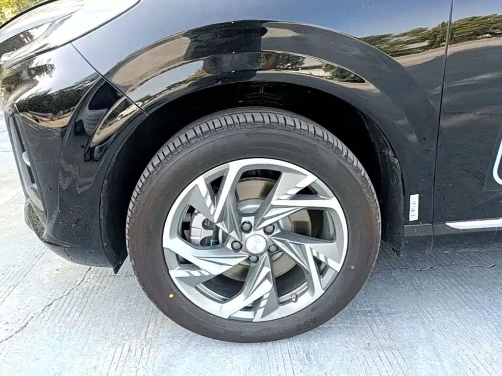 Hongqi Hongqi HS3 PHEV — миниатюра 23