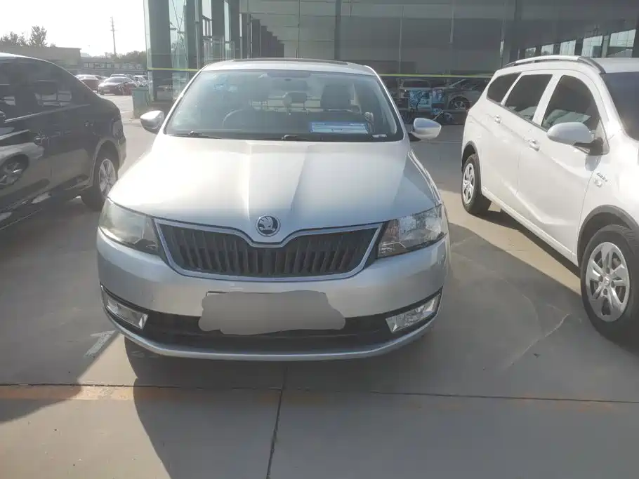 Skoda Rapid — миниатюра 2