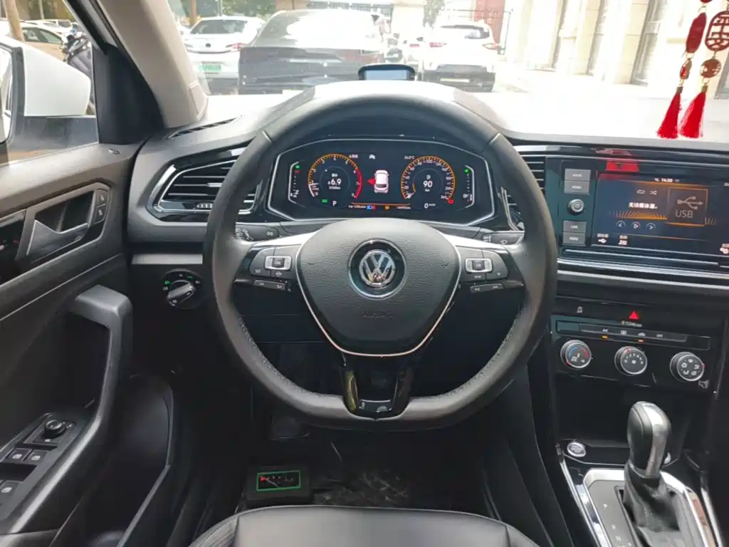 Volkswagen T-Roc — миниатюра 11