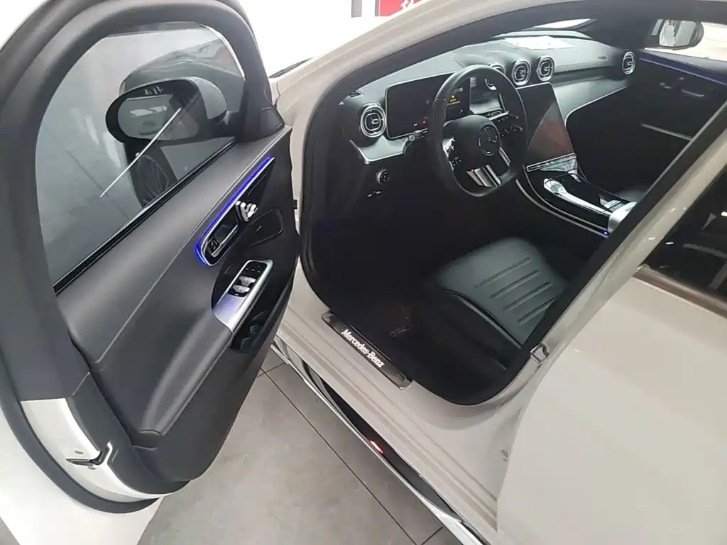 Mercedes-Benz C-Class — миниатюра 16