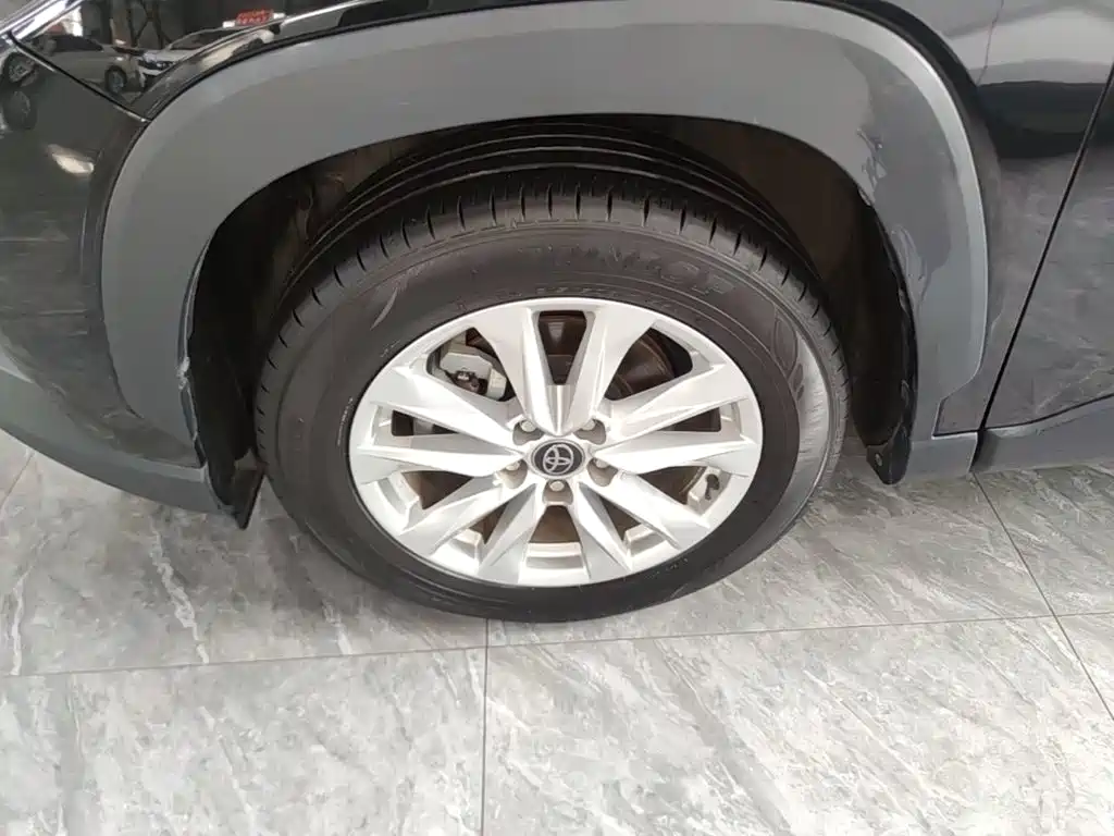 Toyota Corolla Cross — миниатюра 23