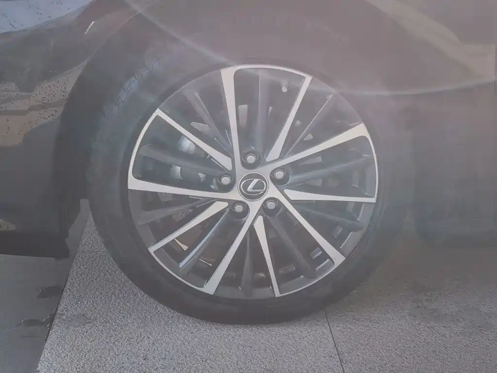 Lexus ES — миниатюра 7