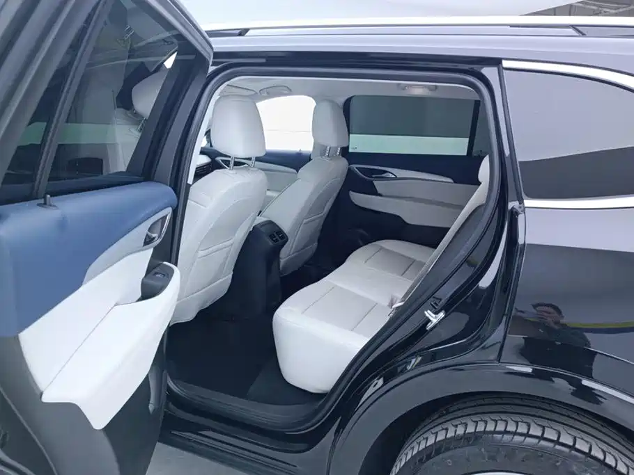 Buick Envision Plus — миниатюра 11