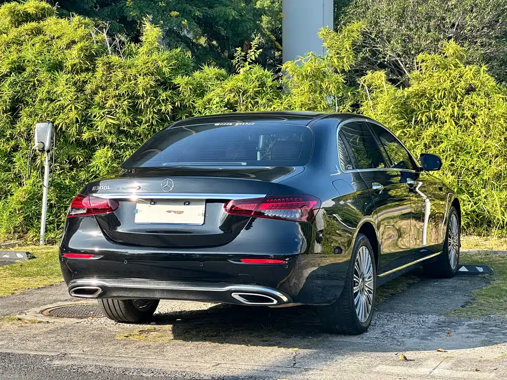 Mercedes-Benz E-Class 2022 — фото 18