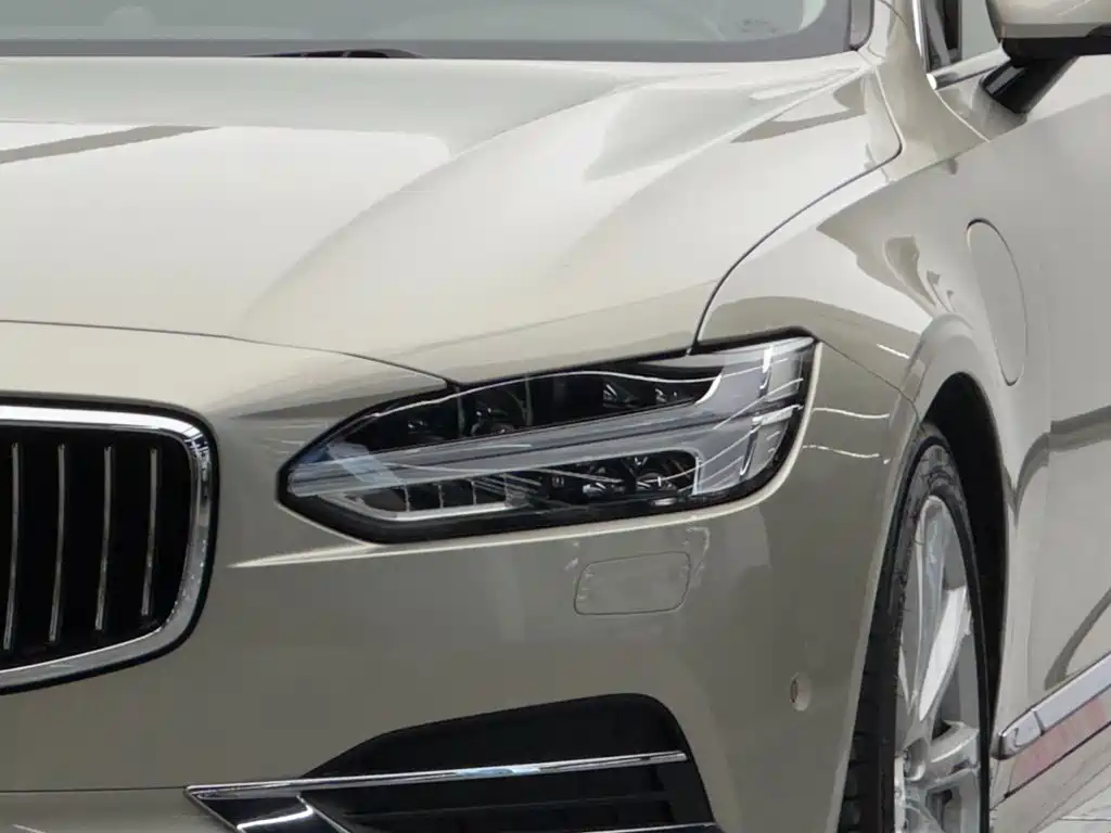 Volvo S90 PHEV — миниатюра 3