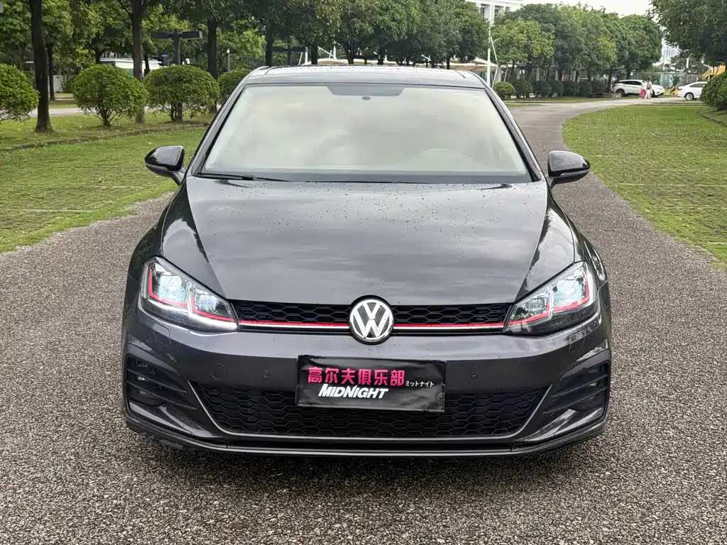 Купить Volkswagen Golf