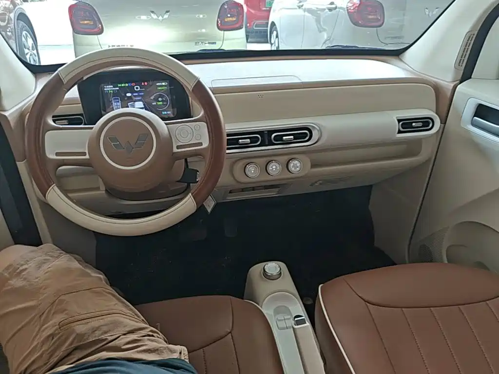 Wuling MINIEV — миниатюра 10