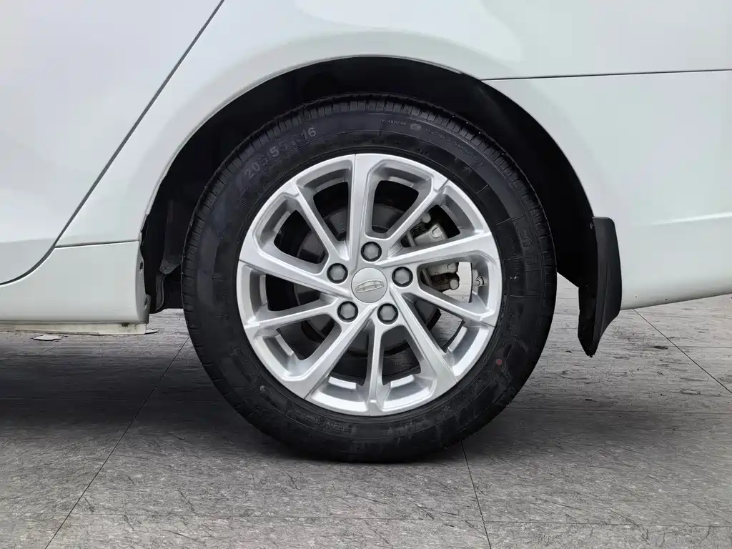 Geely Emgrand — миниатюра 21