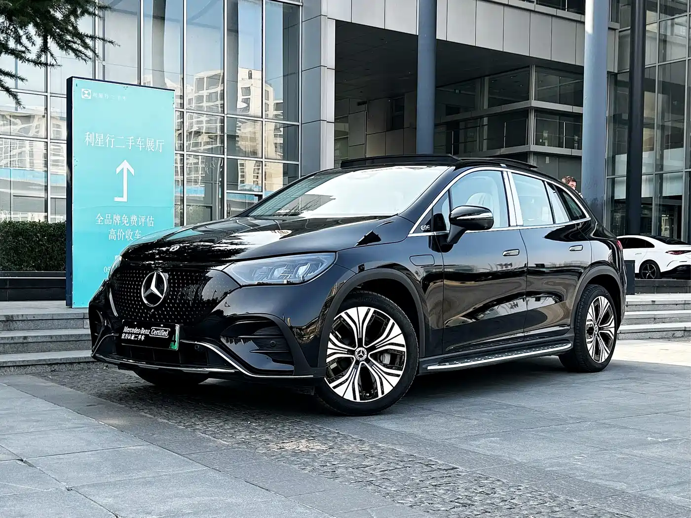 奔驰EQE SUV 2024款 500 4MATIC 先锋版 2025
