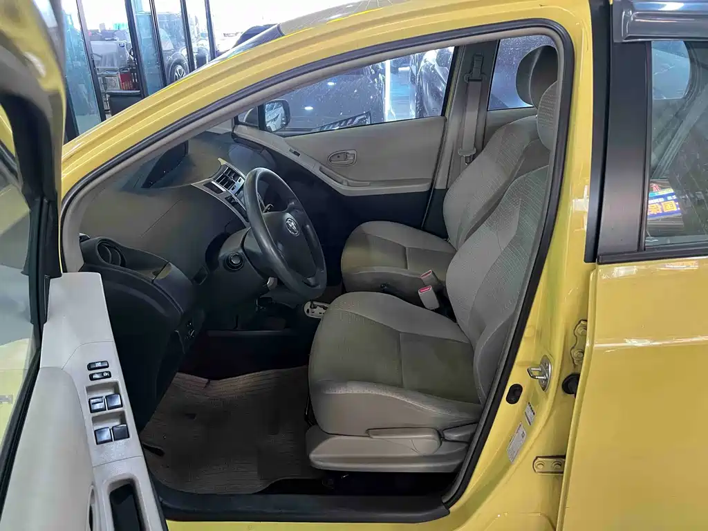 Toyota Yaris — миниатюра 5