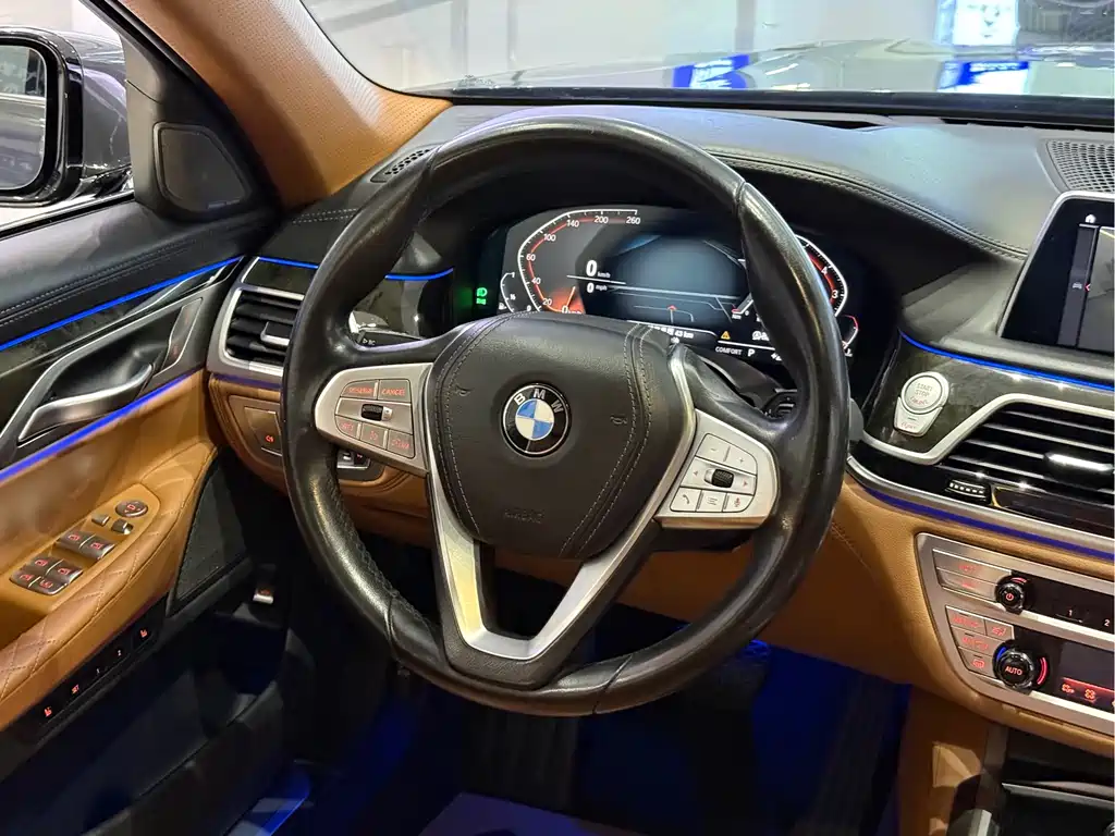BMW 7 Series — миниатюра 2
