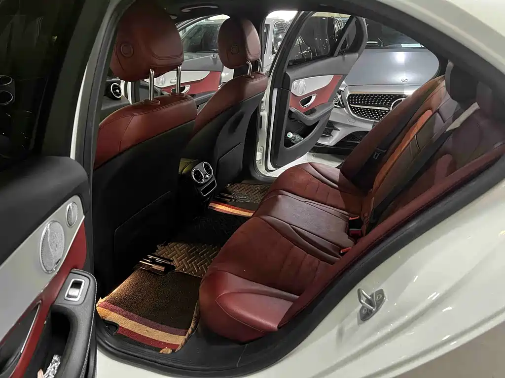 Mercedes-Benz C-Class — миниатюра 5