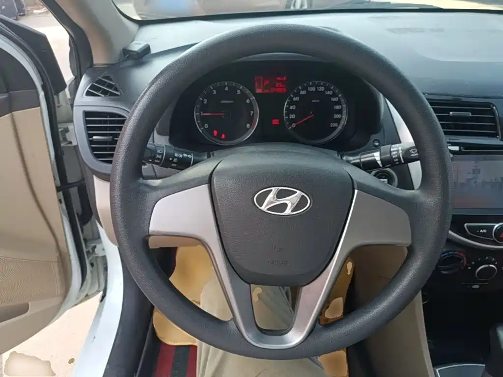 Hyundai Verna — миниатюра 11