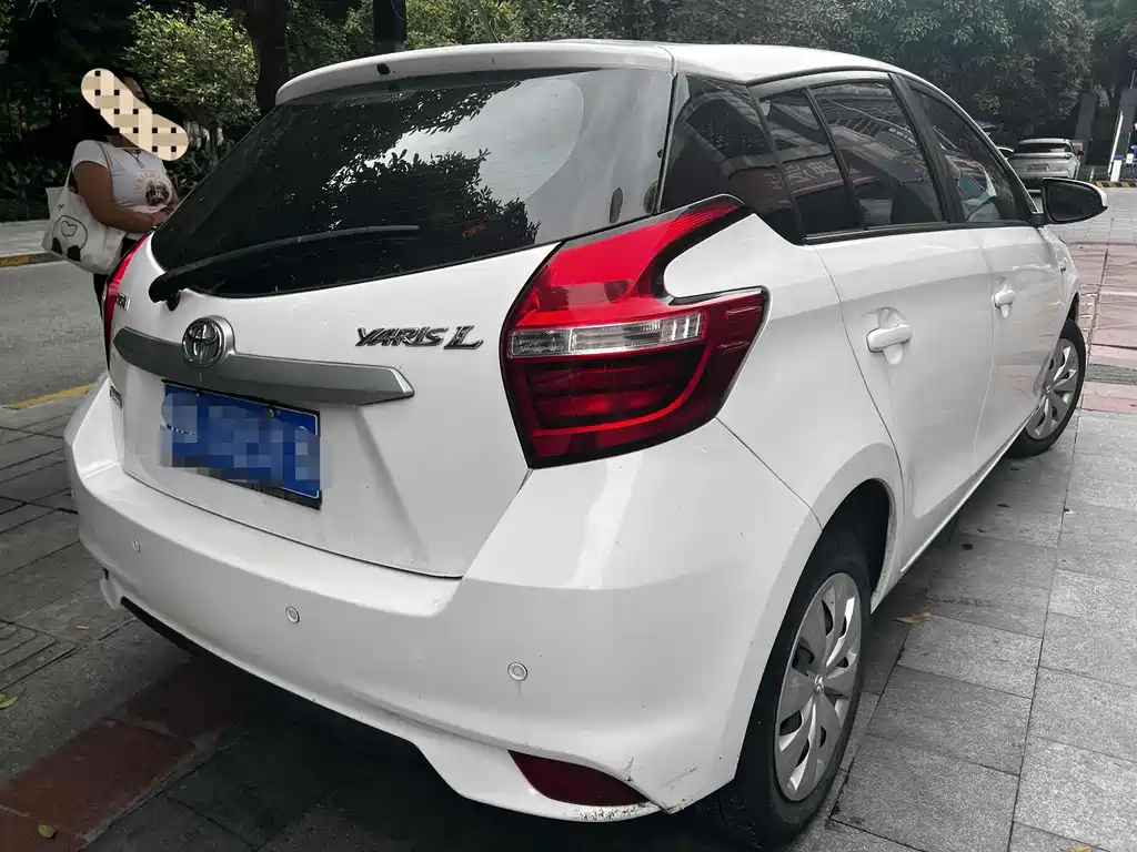 Toyota Yaris L — миниатюра 2