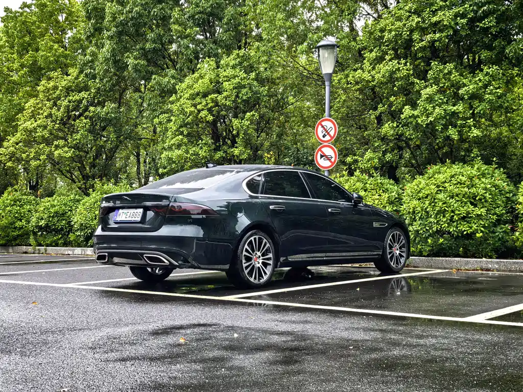 Jaguar XFL — миниатюра 8