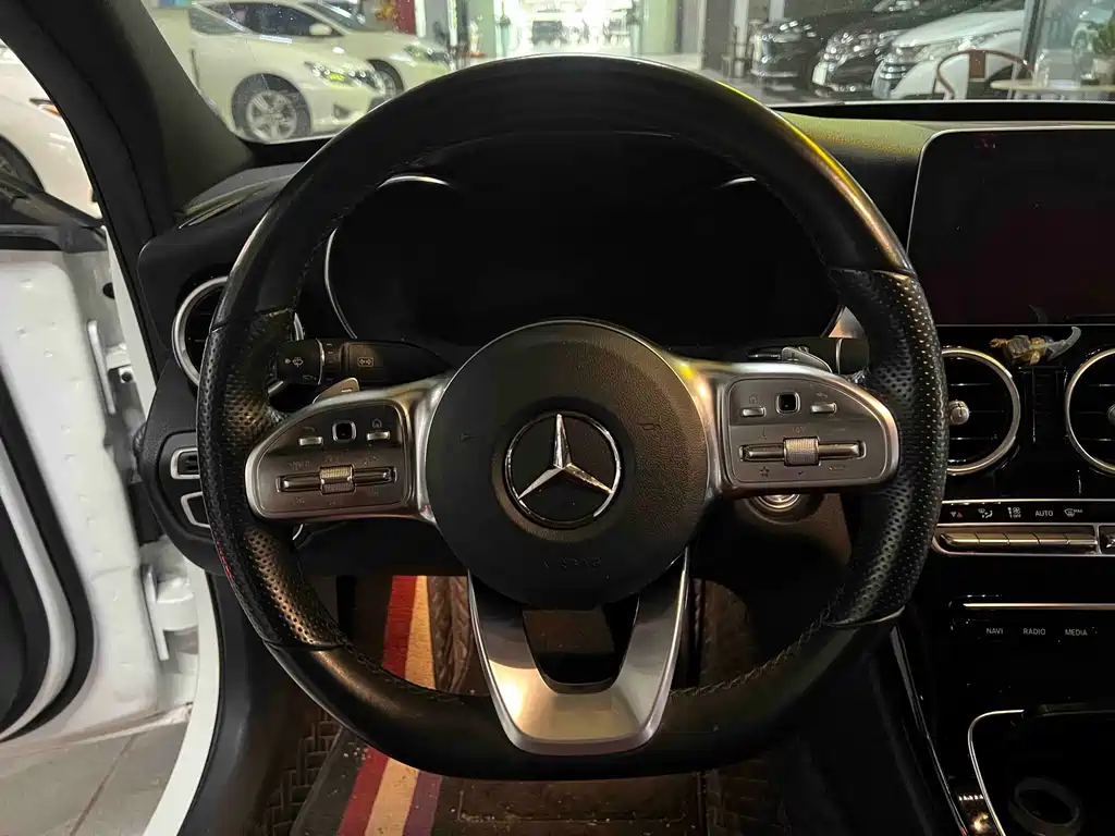 Mercedes-Benz C-Class — миниатюра 8