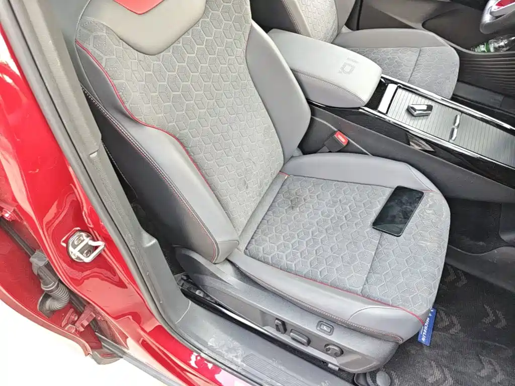 Volkswagen ID.4 X — миниатюра 25