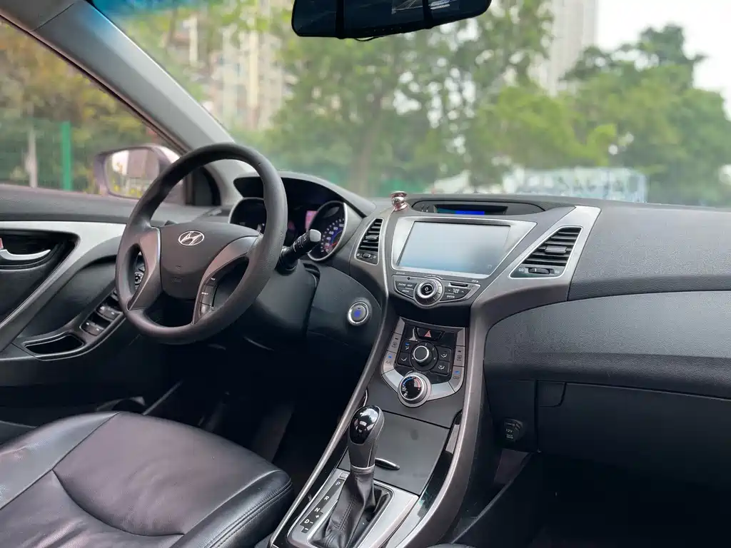 Hyundai Elantra Langdong — миниатюра 14