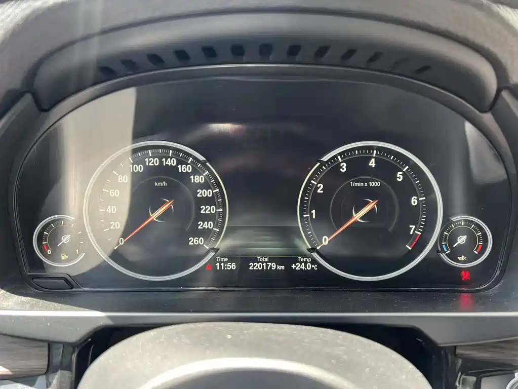 BMW X5 (Import) — миниатюра 7