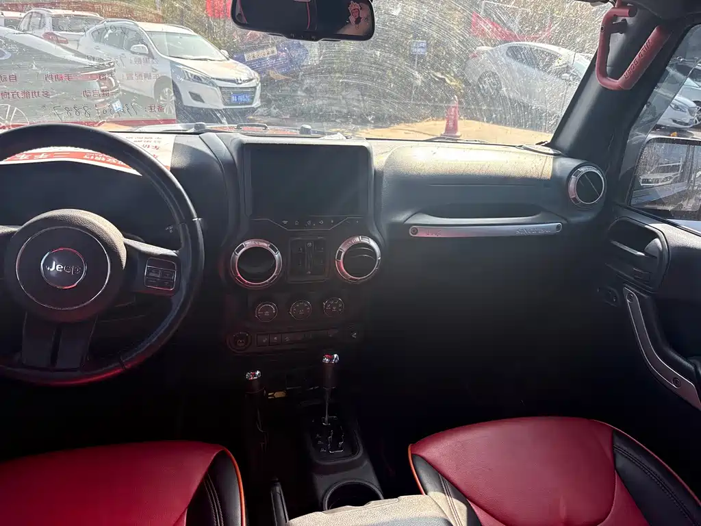 Jeep Wrangler — миниатюра 9