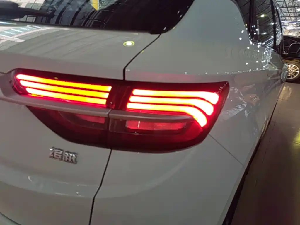 Geely Binyue — миниатюра 8
