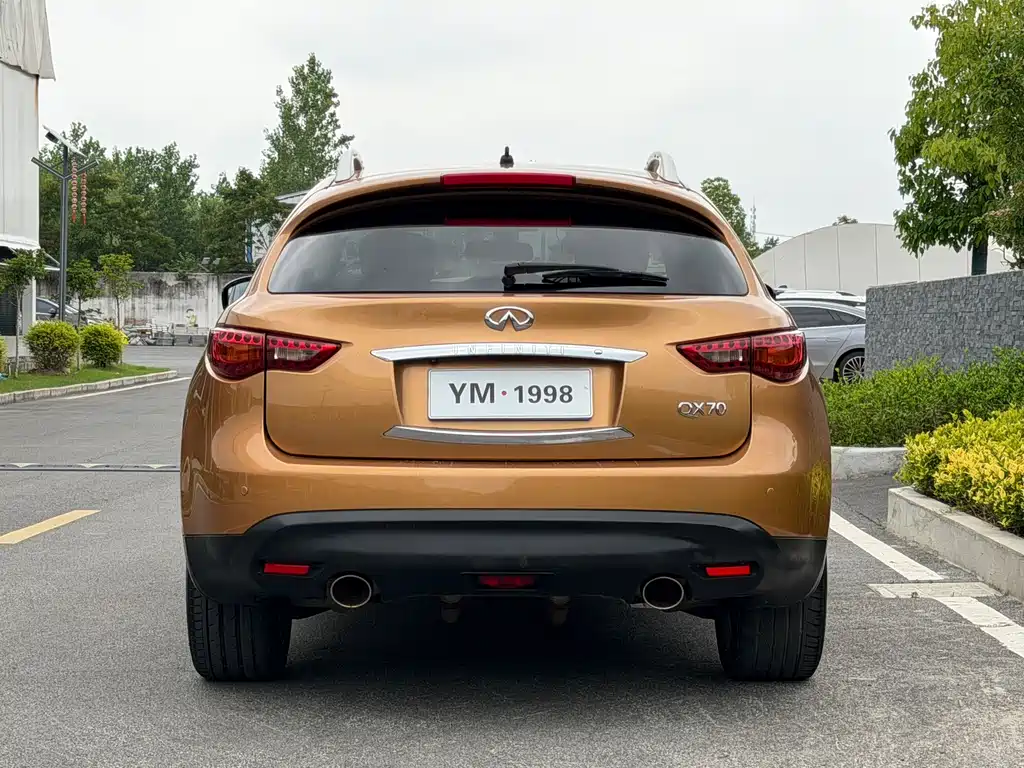 Infiniti QX70 2013 3.7L