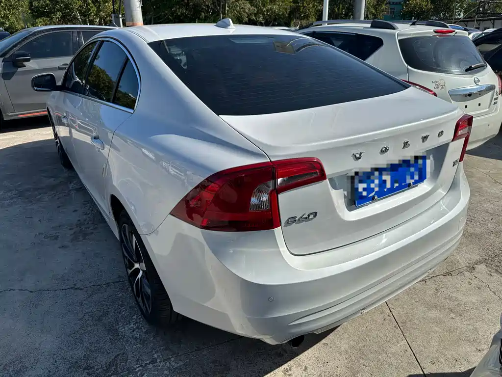 Volvo S60 — миниатюра 7