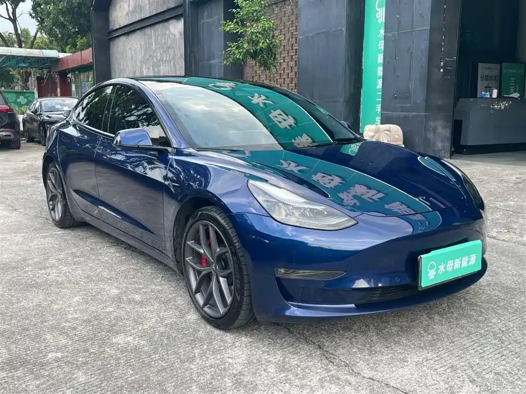 Tesla Model 3 — миниатюра 10