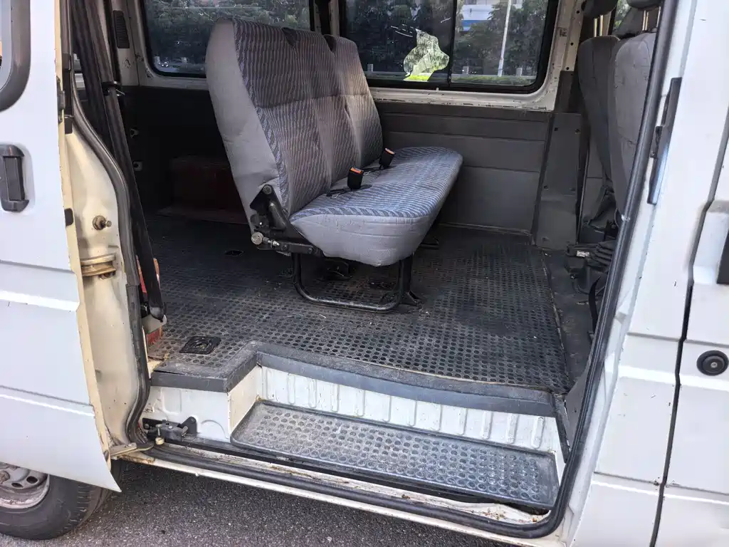 Ford Transit Classic — миниатюра 10