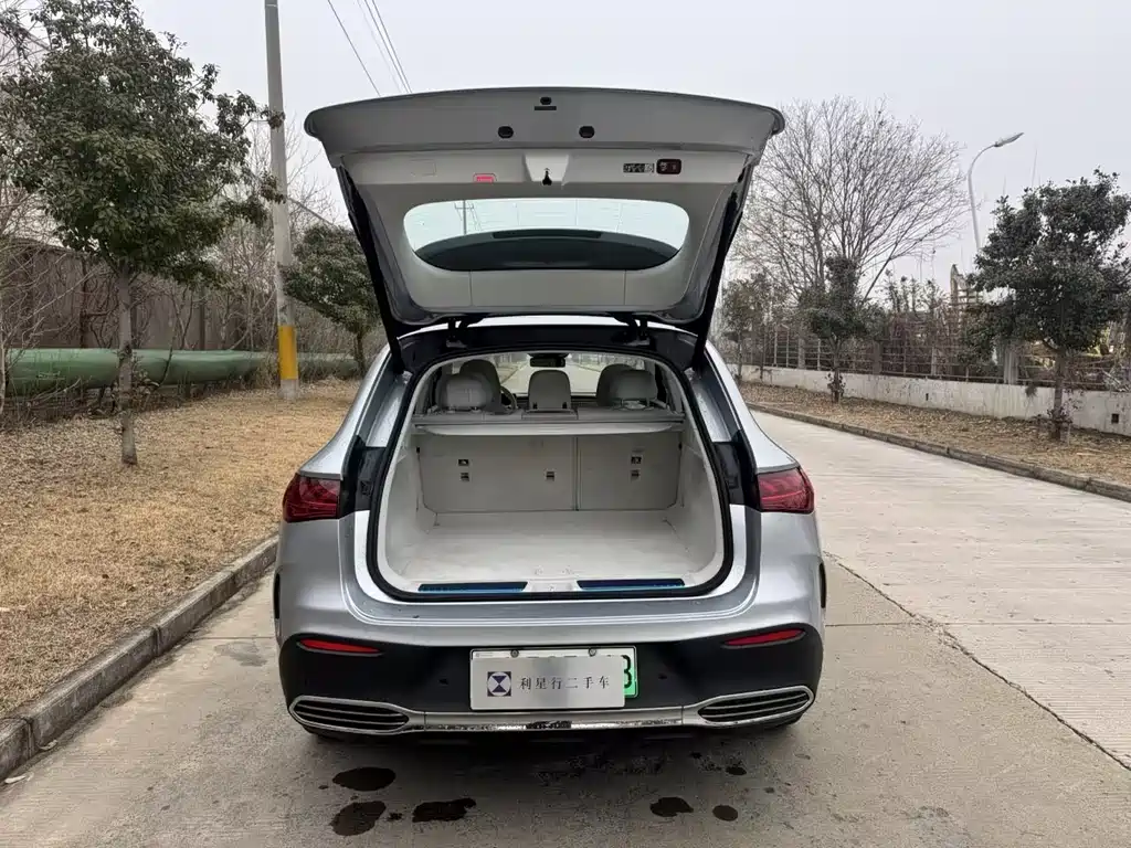 MERCEDES-BENZ EQE SUV