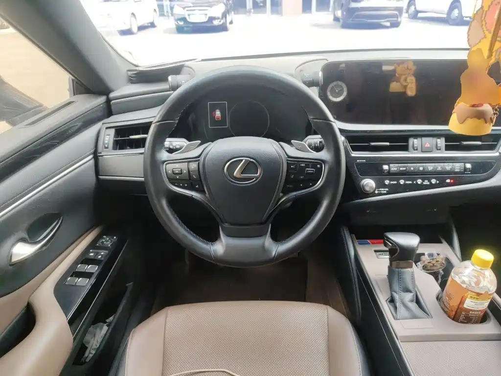 Lexus ES — миниатюра 6