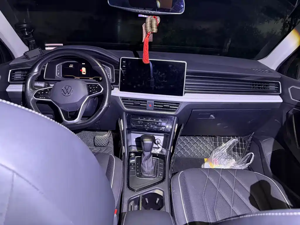 Volkswagen Tiguan L — миниатюра 8