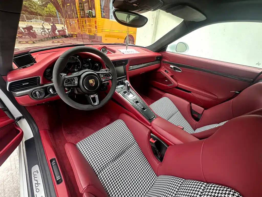 Porsche 911 2014 Turbo S 3.8T