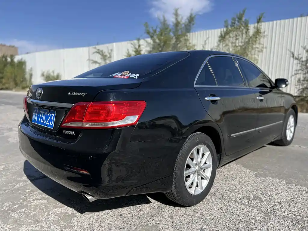 Toyota Camry — миниатюра 7