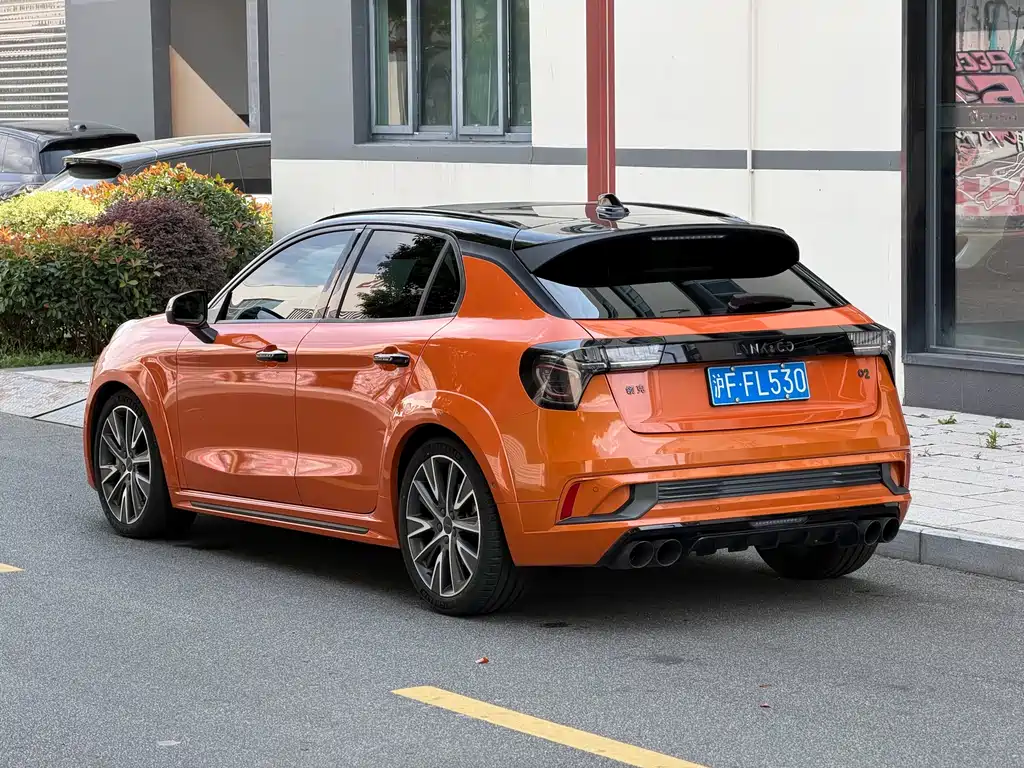Lynk & Co 02 Hatchback — миниатюра 4