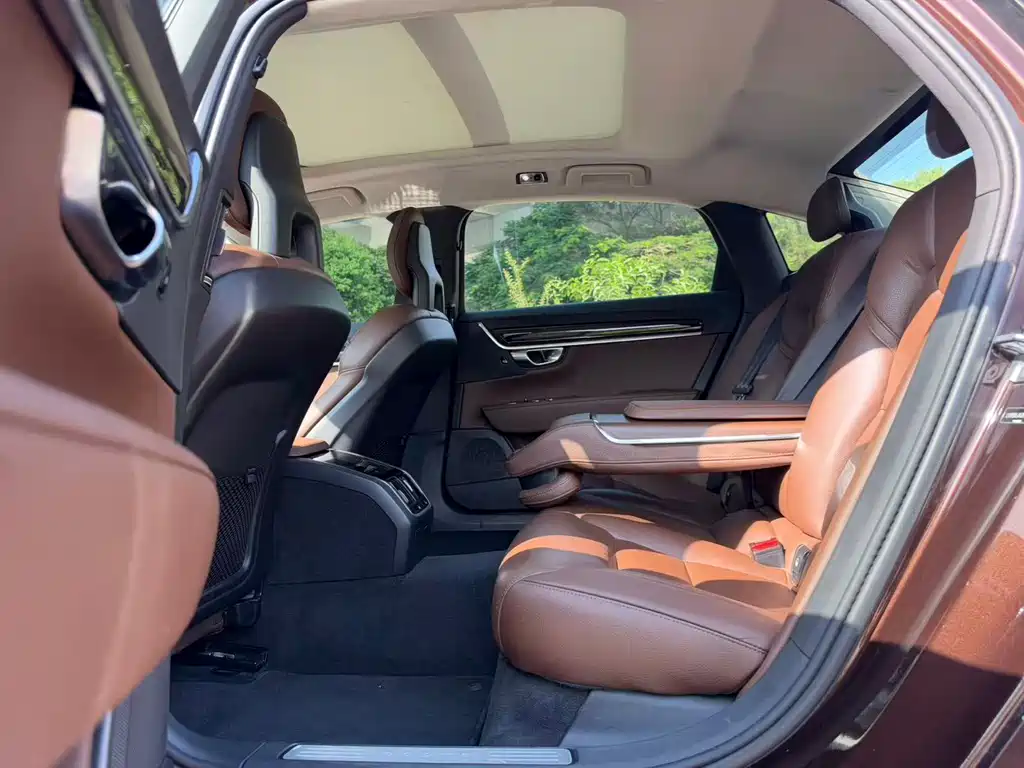 Volvo S90 — миниатюра 11