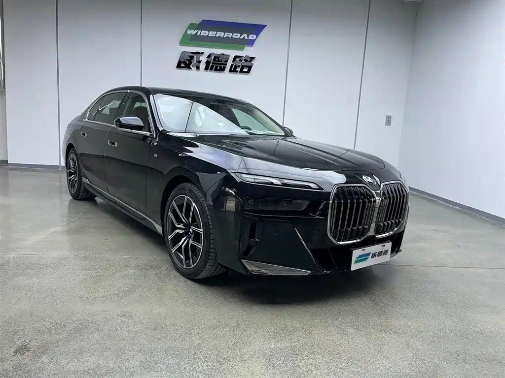 BMW 7 SERIES