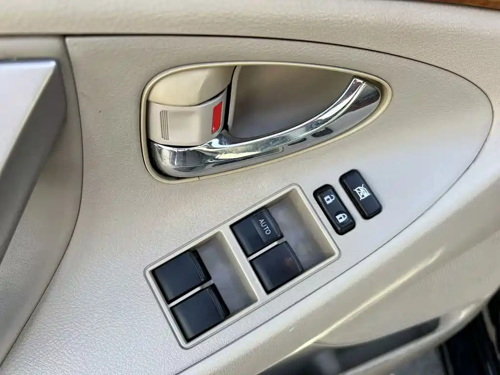 Toyota Camry — миниатюра 13