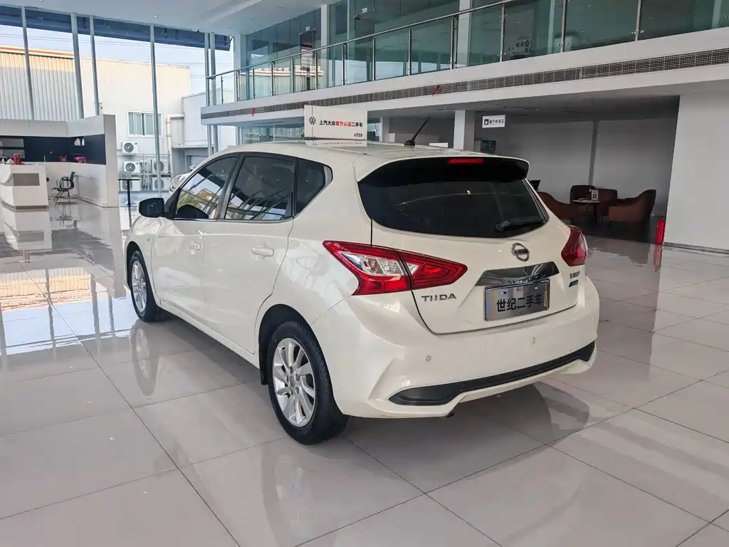 Nissan Tiida — миниатюра 12