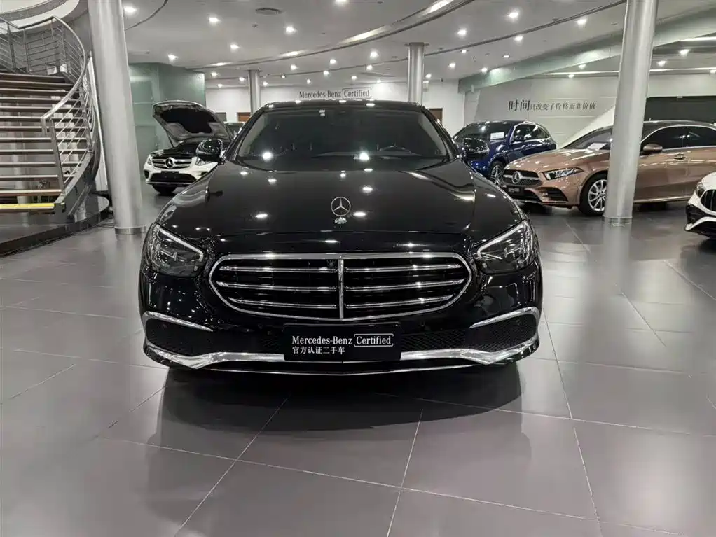 Mercedes-Benz E-Class — миниатюра 8