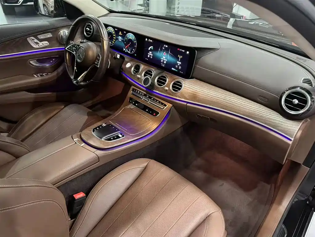 Mercedes-Benz E-Class — миниатюра 20