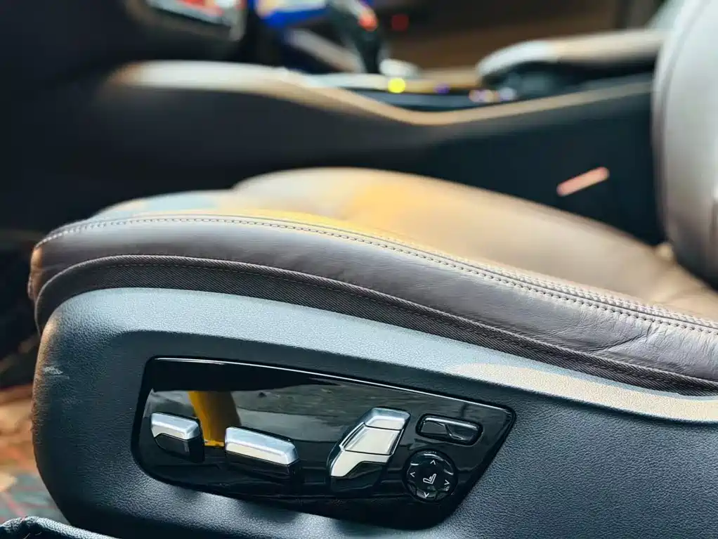 BMW 5 Series New Energy — миниатюра 17