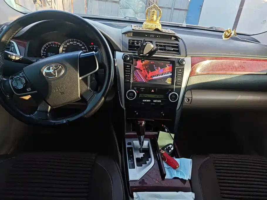Toyota Camry — миниатюра 12
