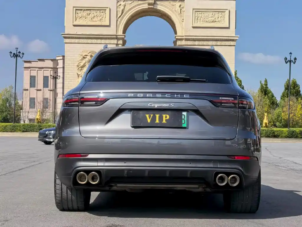 Porsche Cayenne Hybrid — миниатюра 8
