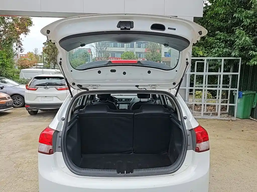 Kia K2 — миниатюра 19